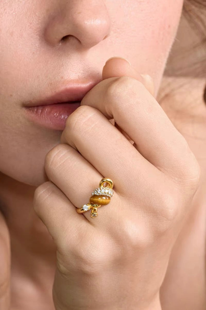 Tudor & Rose Vintage Sustainable Gemstones Crown Ring