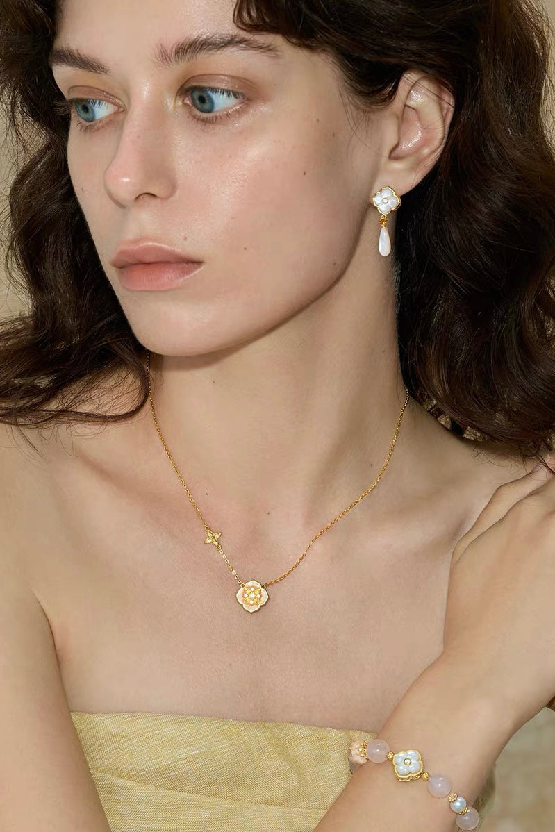 Tudor & Rose Vintage French Royal Bow Stud Earrings